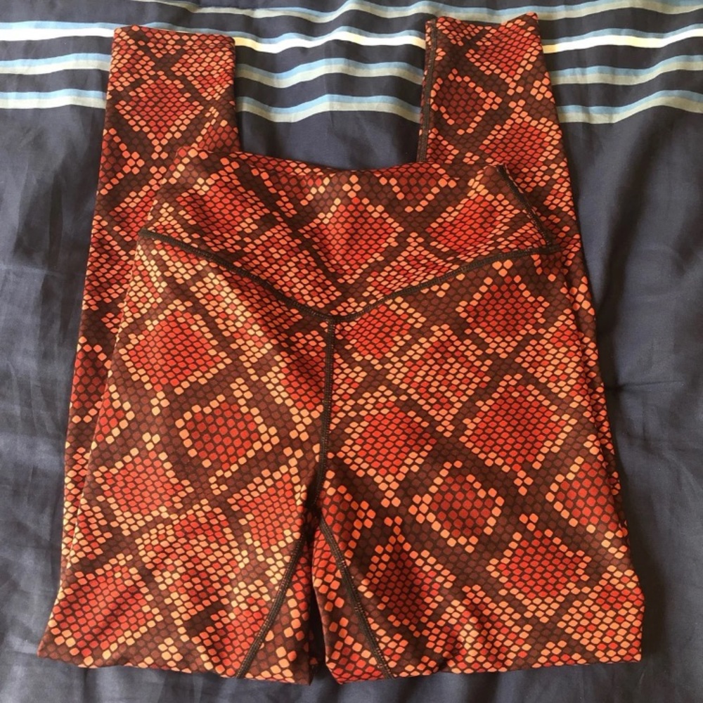 🔴 SOLD 🔴 Balance Athletica Ascend Leggings